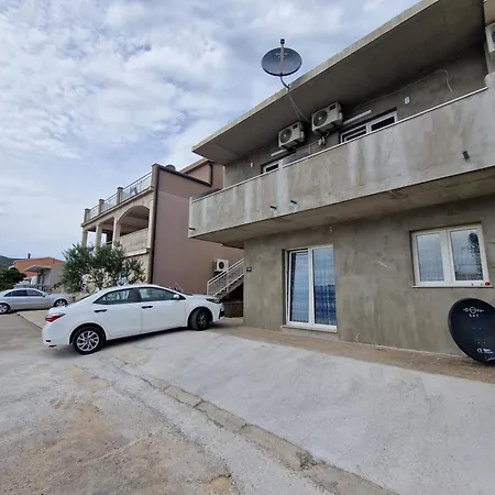 Studio Apartment Apartment *